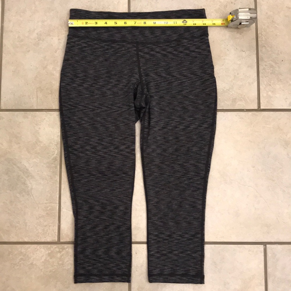Ideology capris. Size medium. Worn only twice. EUC